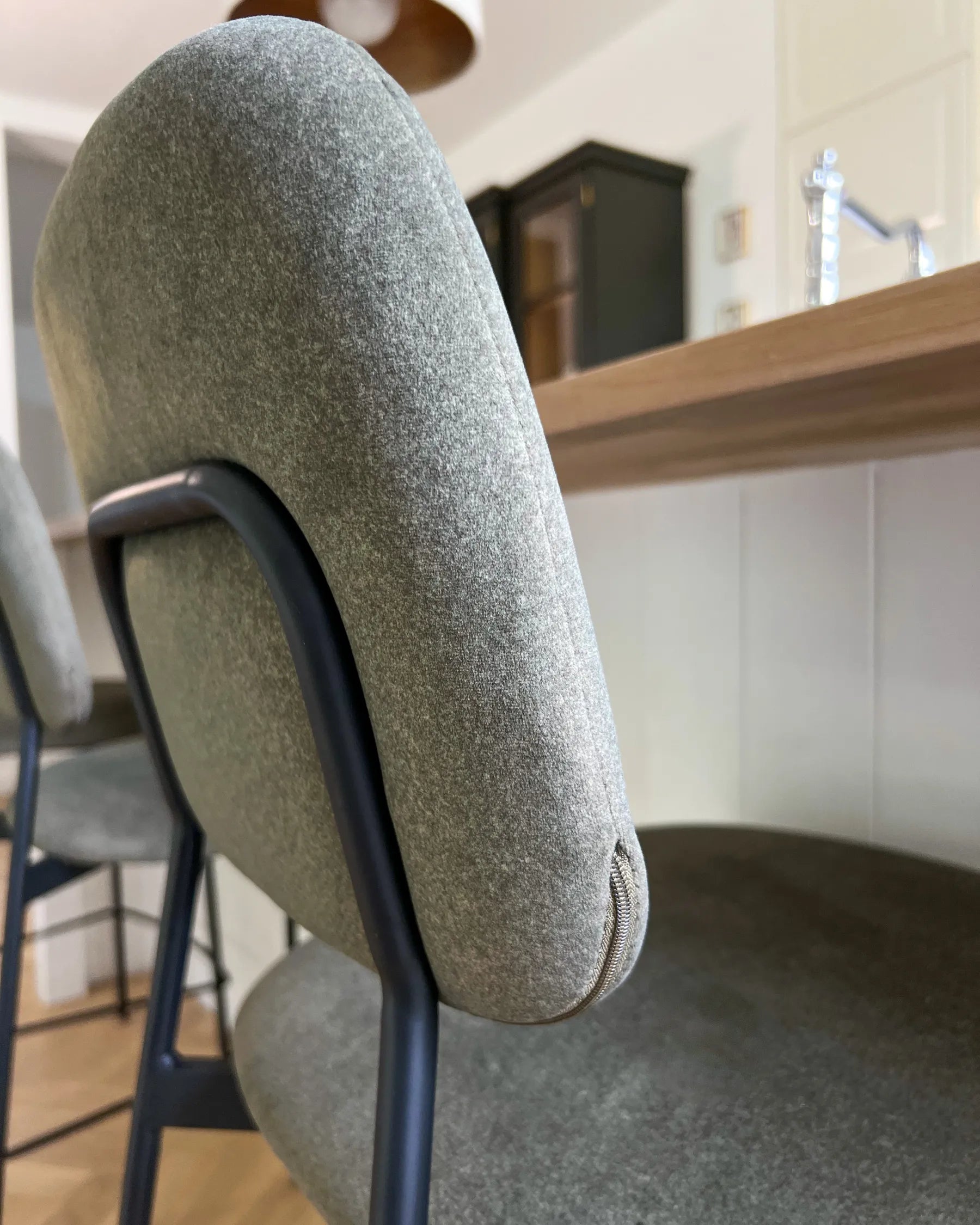 Set of 2 Bar Chairs DUETTE Velvet Olive Green