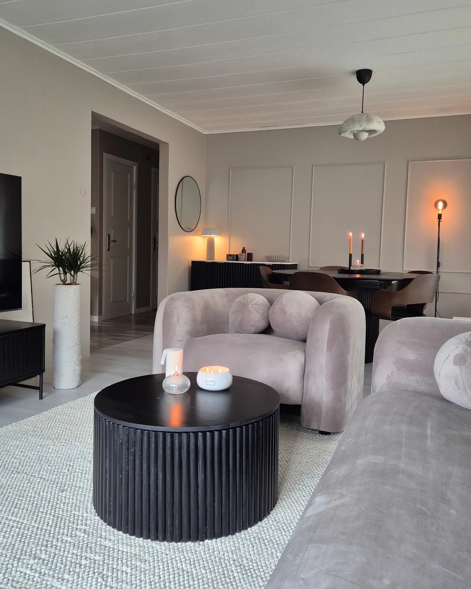 Coffee Table KIRKWOOD Mango Wood Black with Storage