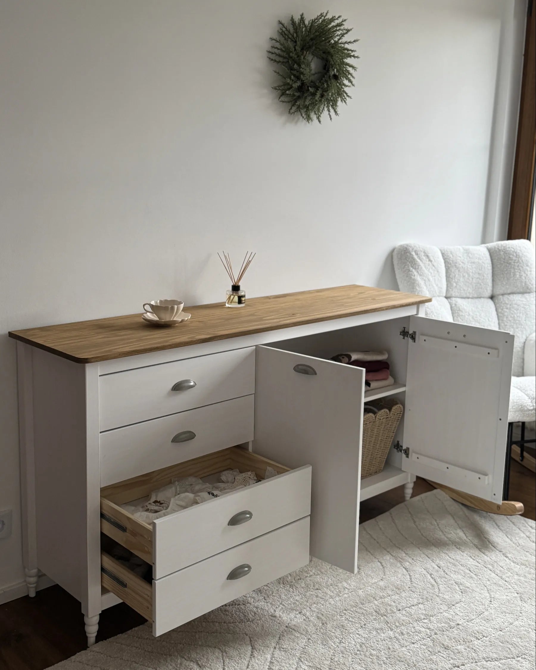 2 Door Sideboard SHILLINGTON Pine Wood White