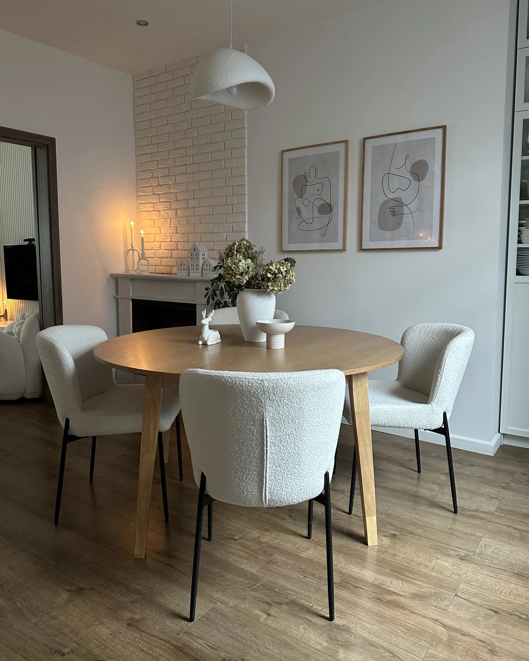 Dining Table HUNTLEY Light Oak 140 cm 140 cm