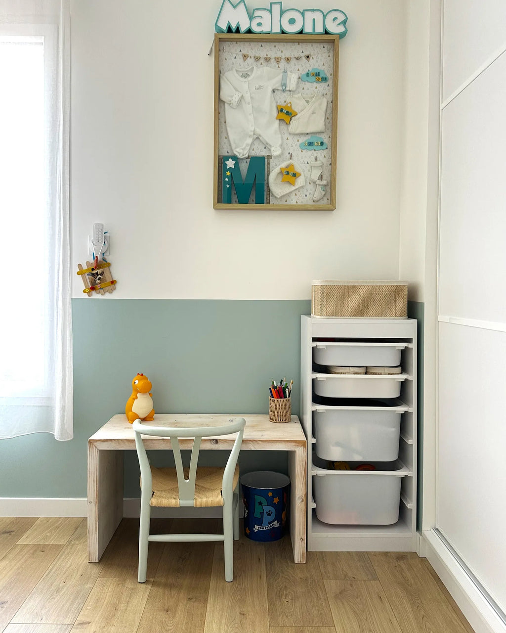 Shelf with 4 Storage Boxes TOBIN White