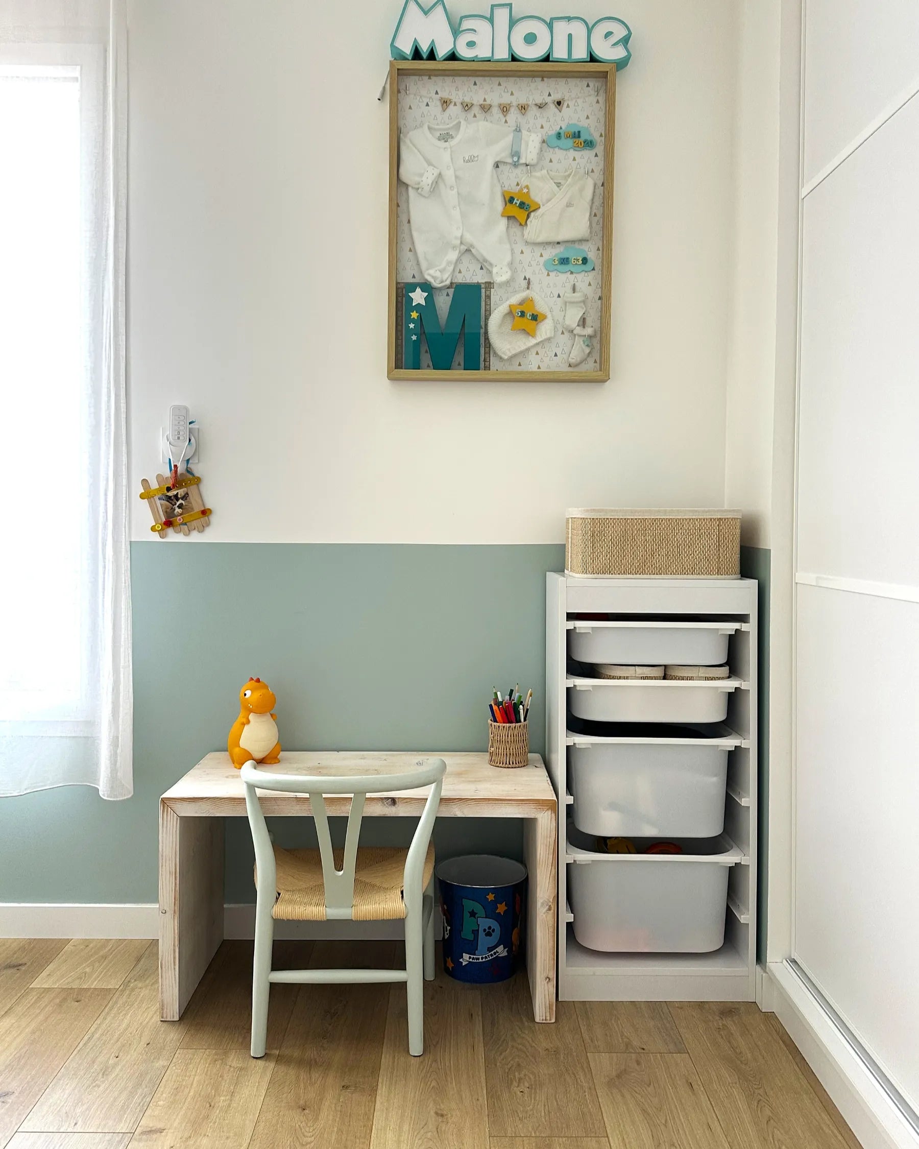 Shelf with 4 Storage Boxes TOBIN White