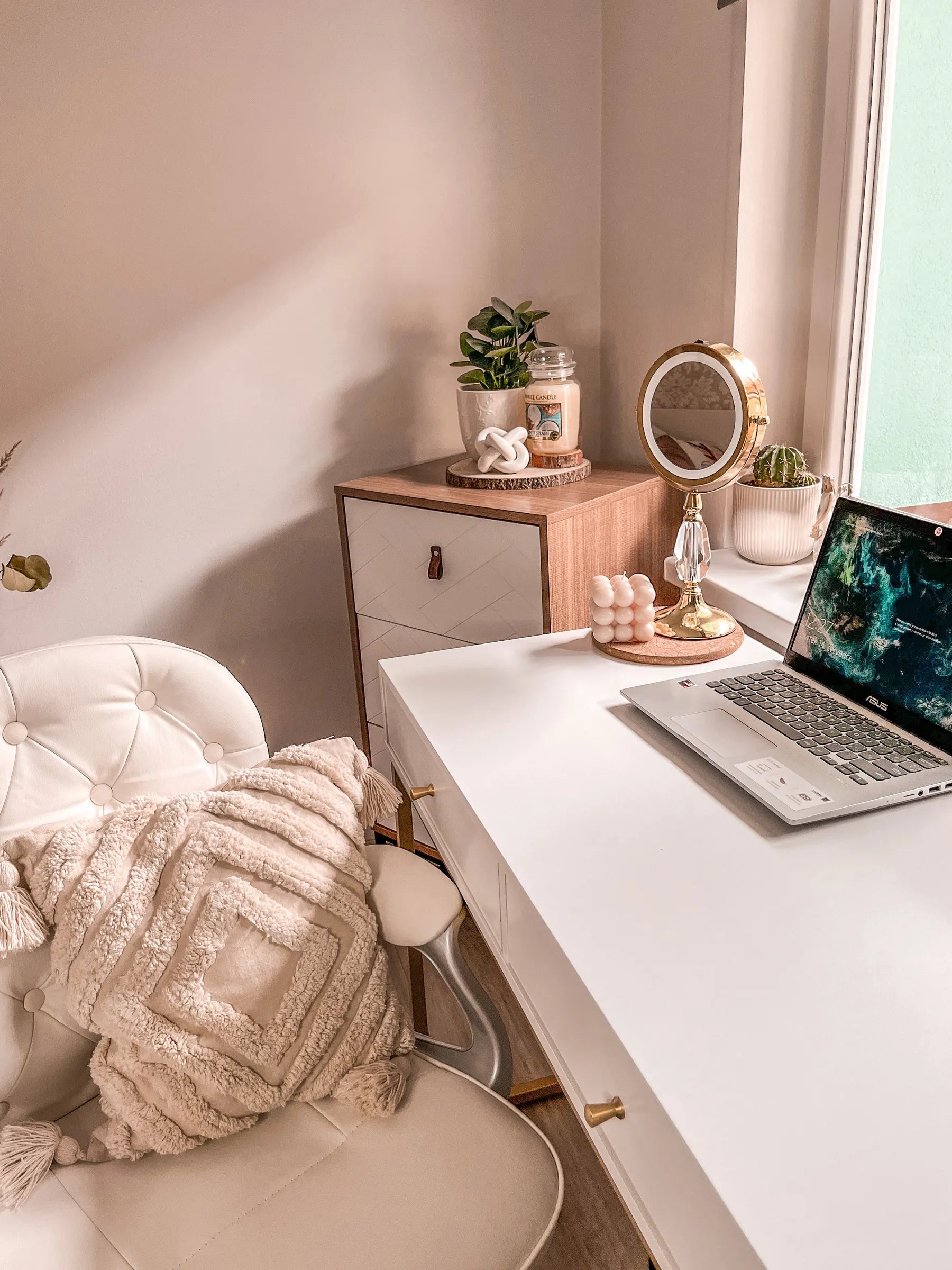3 Drawer Chest NUEVA Light Brown/ White