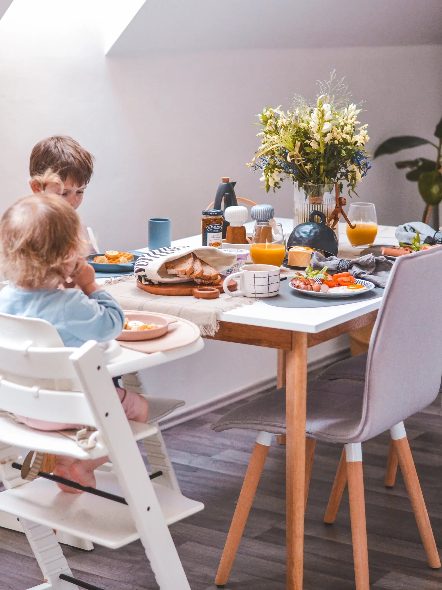 Extending Dining Table SOLA White 140/180 cm 90 cm