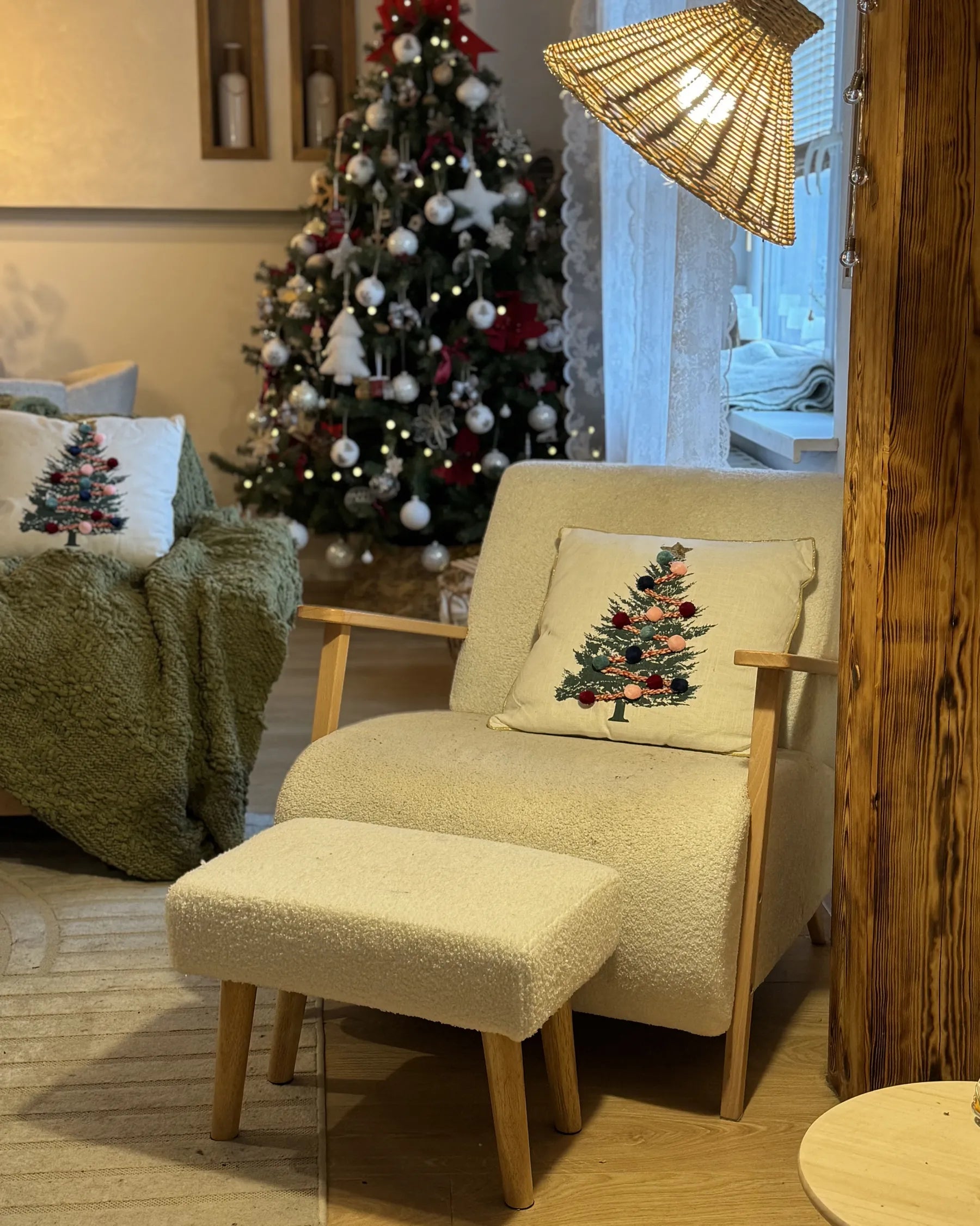 Footstool TAKOMA Boucle White