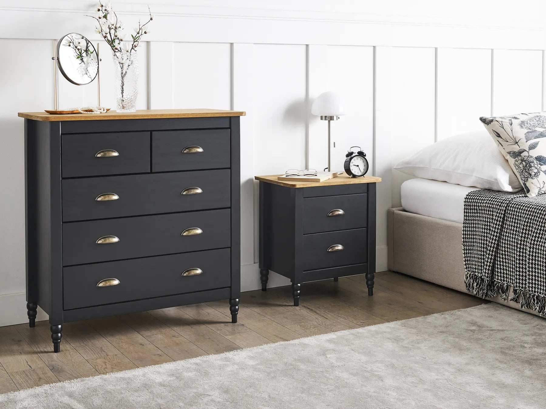 2 Drawer Bedside Table SHILLINGTON Pine Wood Brown/ Black