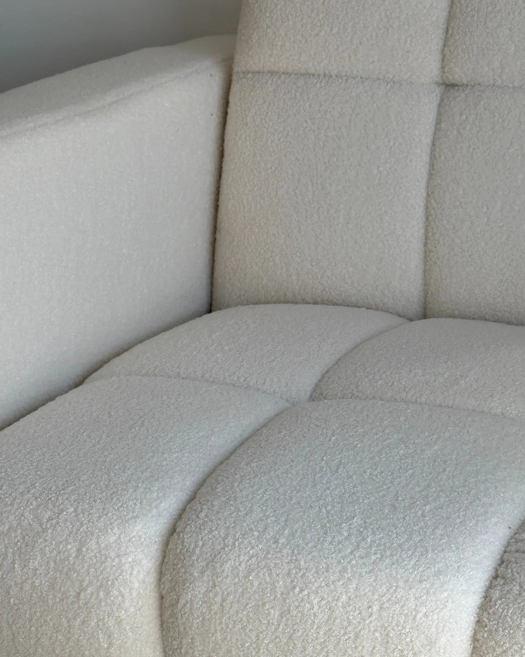 Armchair ALNES Boucle White