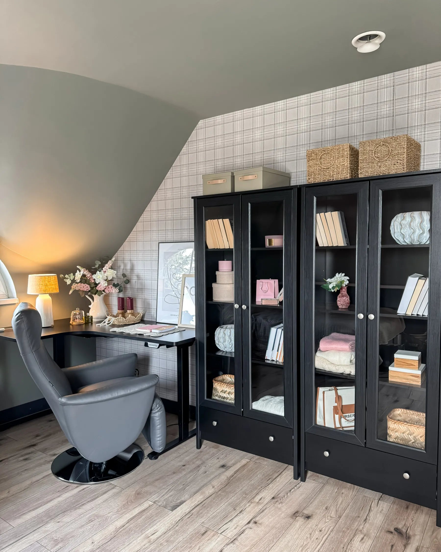 Glass Display Cabinet NORNALUP 80 cm Black